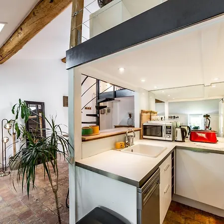 Le Loft Des Artistes De La Croix-rousse Ail Apartman *