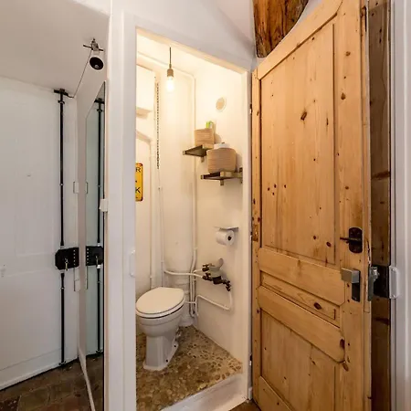 Le Loft Des Artistes De La Croix-rousse Ail Apartman